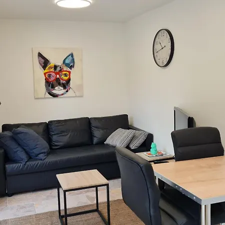 Maison D'hote Au Bord De La Riviere Avec Jacuzzi