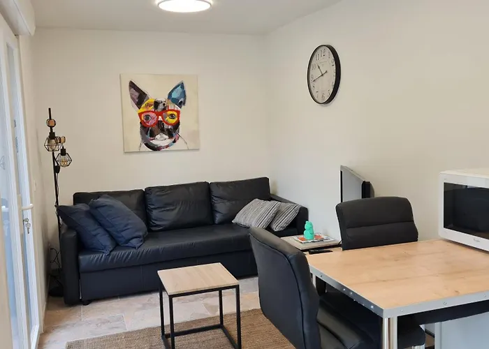 Maison D'hote Au Bord De La Riviere Avec Jacuzzi