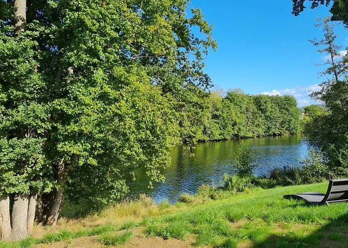 Maison D'hote Au Bord De La Riviere Avec Jacuzzi