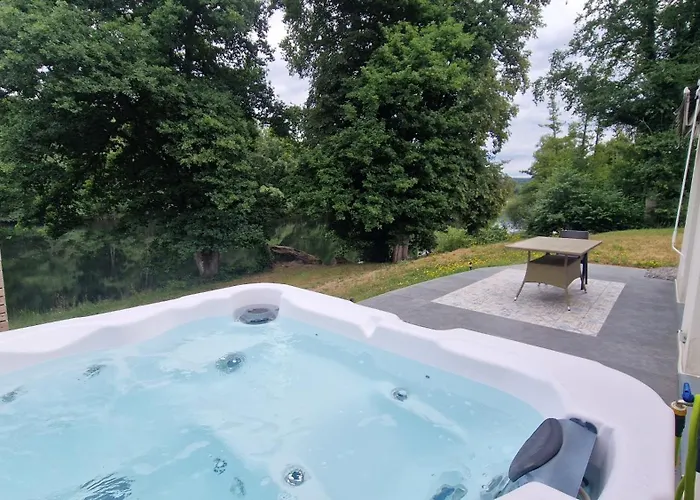 Maison D'hote Au Bord De La Riviere Avec Jacuzzi Semesterbostad